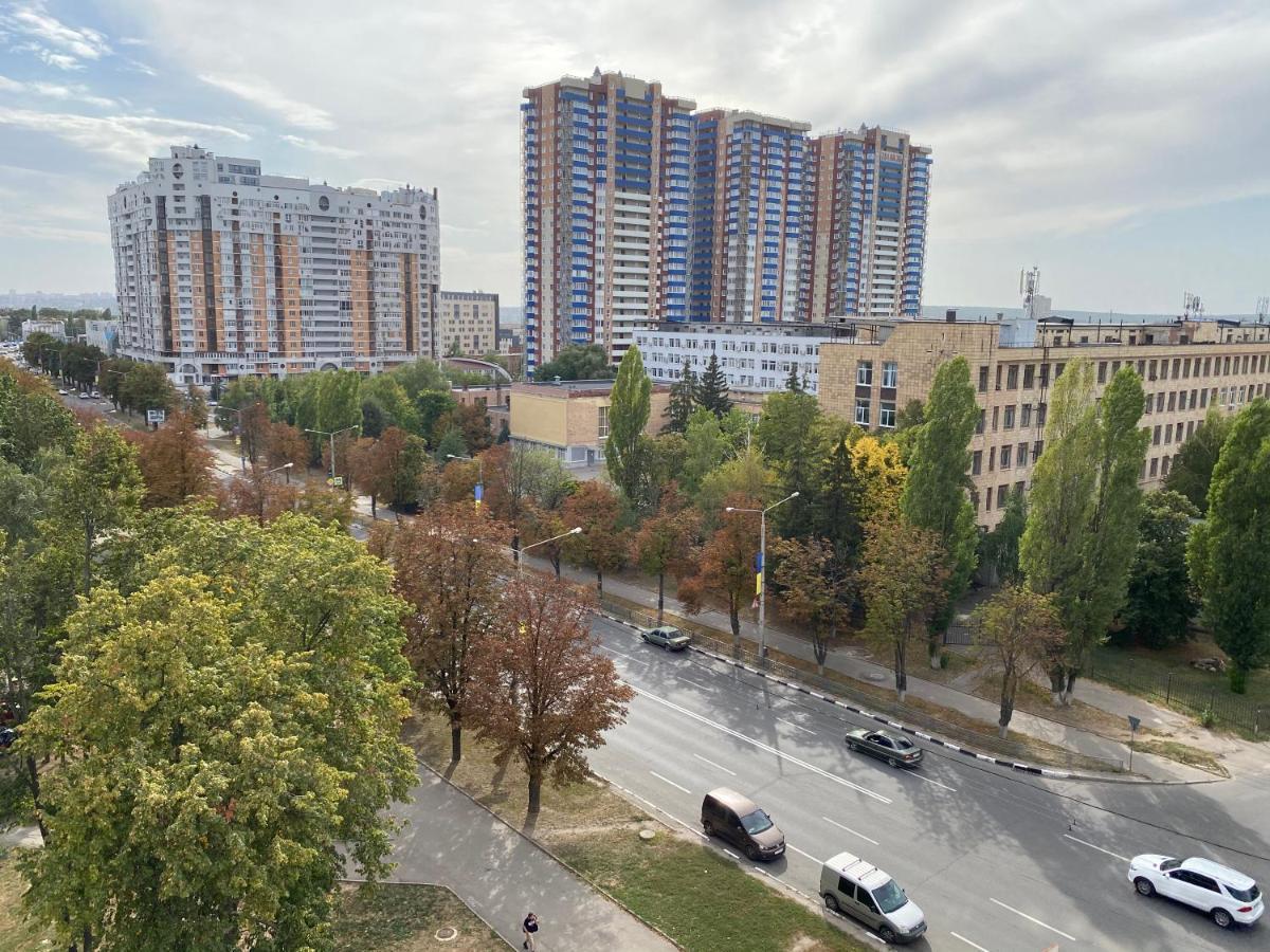 Modern Apartment With Panoramic View Near Metro 23August Charkiv Exteriör bild